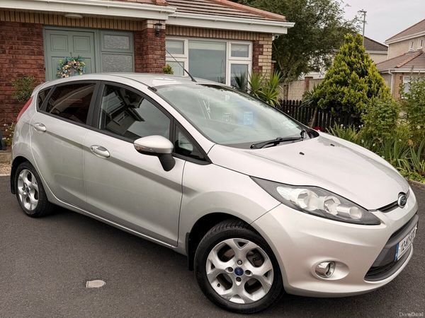 Ford Fiesta Hatchback, Petrol, 2012, Silver