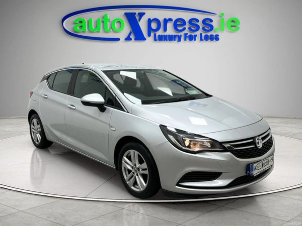 Vauxhall Astra Hatchback, Diesel, 2017, Silver