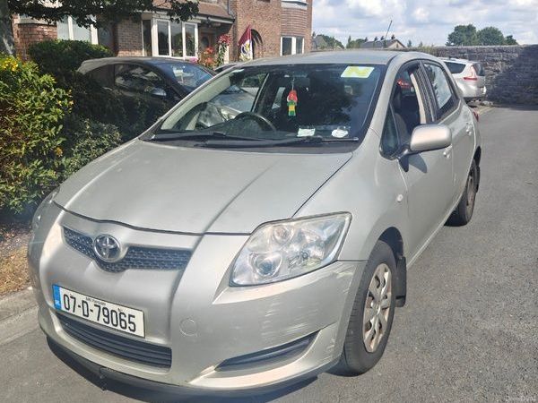 Toyota Auris Hatchback, Petrol, 2007, Silver