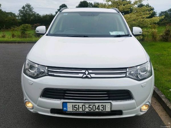 Mitsubishi Outlander SUV, Petrol Plug-in Hybrid, 2015, White