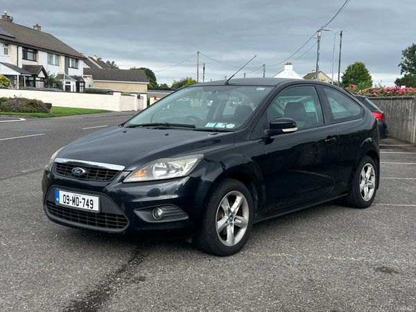 Ford Focus Hatchback, Petrol, 2009, Black