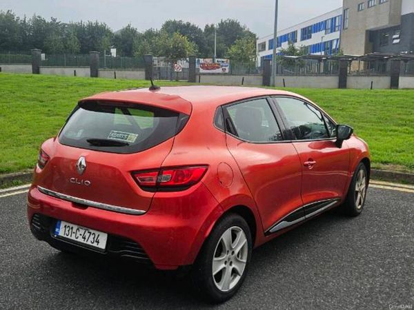 Renault Clio Hatchback, Petrol, 2013, Red