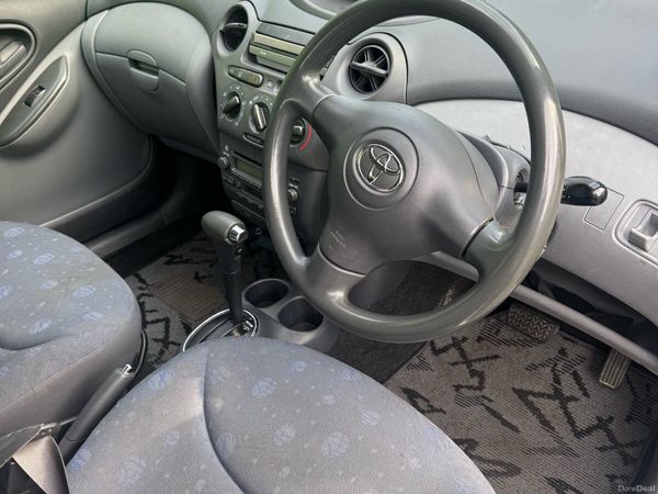 Toyota Yaris Hatchback, Petrol, 2002, Gold