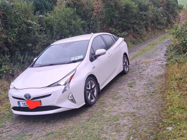 Toyota Prius Hatchback, Petrol Hybrid, 2018, White