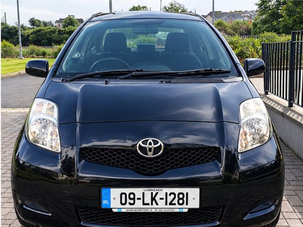 Toyota Yaris Hatchback, Petrol, 2009, Black
