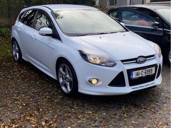 Ford Focus Hatchback, Diesel, 2014, White