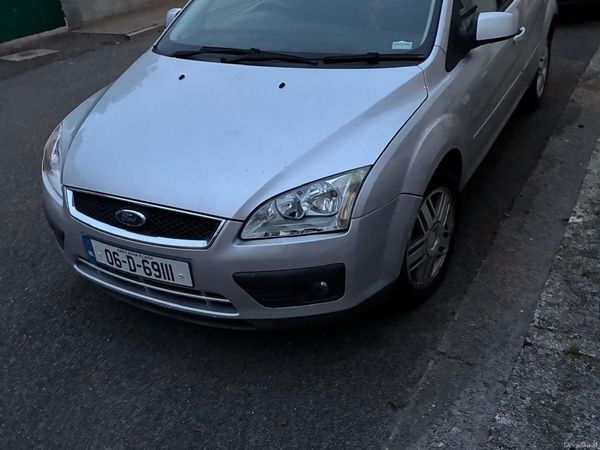 Ford Focus Saloon, Petrol, 2006, Silver