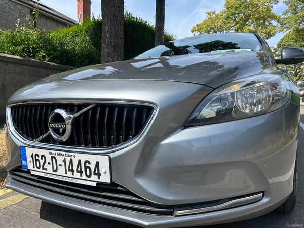 Volvo V40 Hatchback, Diesel, 2016, Grey