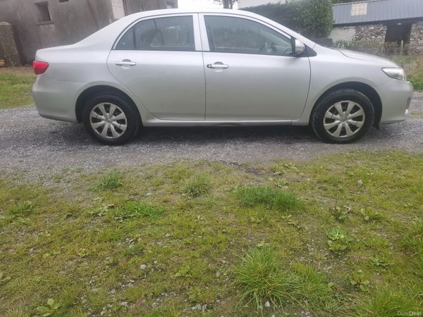 Toyota Corolla Saloon, Diesel, 2011, Silver