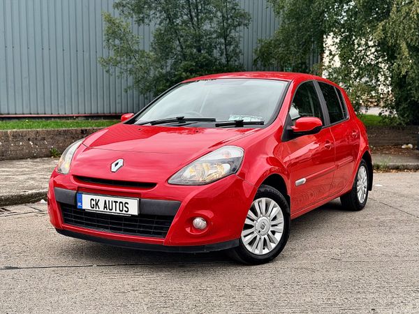 Renault Clio Hatchback, Diesel, 2012, Red