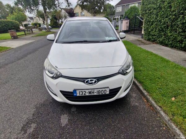 Hyundai i20 Hatchback, Diesel, 2013, White