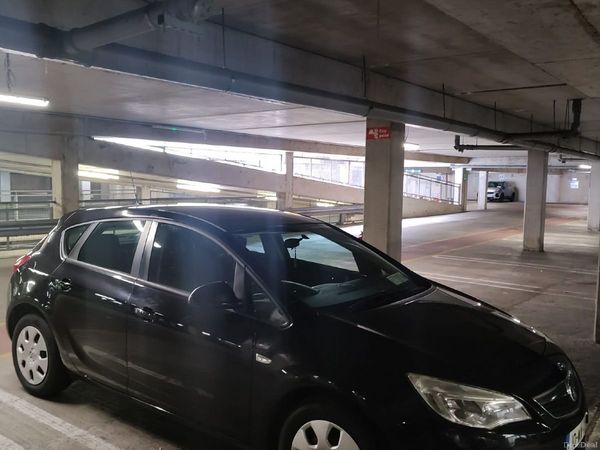 Vauxhall Astra Hatchback, Petrol, 2010, Black
