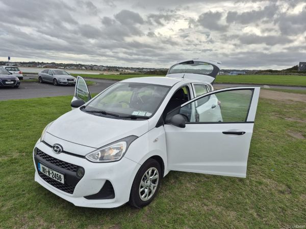Hyundai i10 Hatchback, Petrol, 2018, White