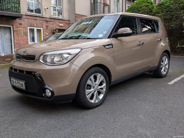 Kia Soul Hatchback, Diesel, 2015, Brown