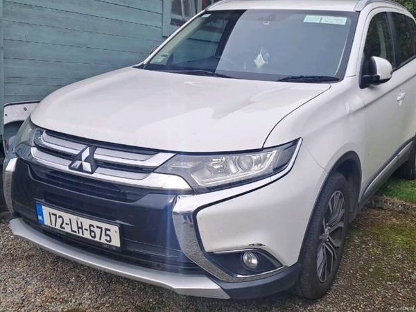 Mitsubishi Outlander SUV, Diesel, 2017, White