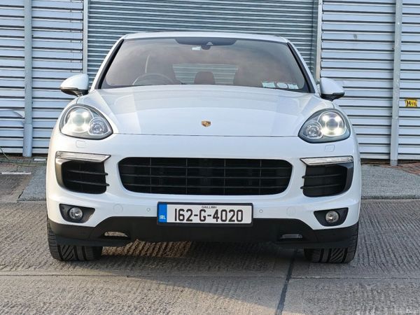 Porsche Cayenne SUV, Petrol Plug-in Hybrid, 2016, White