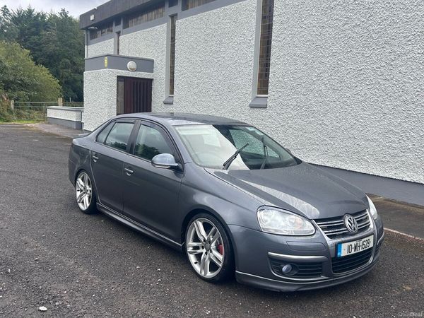 Volkswagen Jetta Saloon, Diesel, 2010, Grey