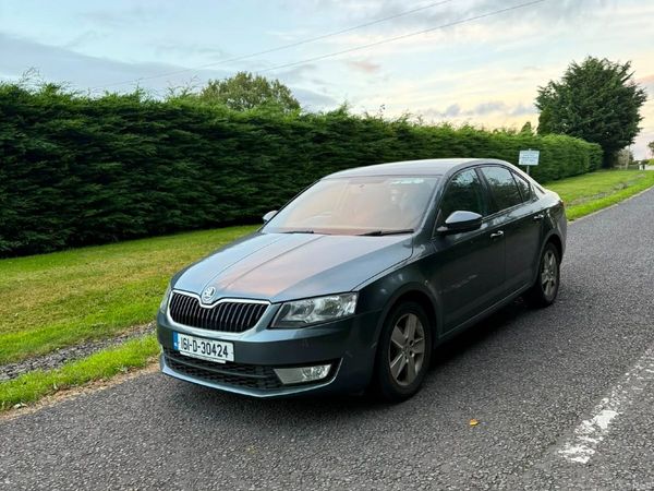 Skoda Octavia Saloon, Diesel, 2016, Grey