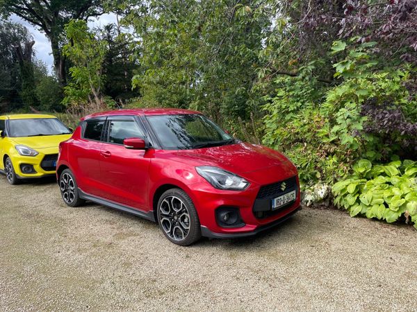 Suzuki Swift Hatchback, Petrol, 2018, Red
