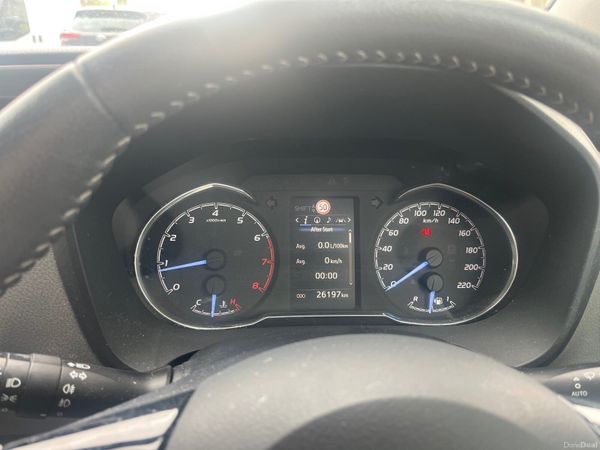 Toyota Yaris MPV, Petrol, 2019, Red