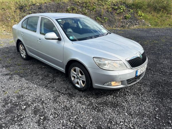 Skoda Octavia Saloon, Diesel, 2012, Silver