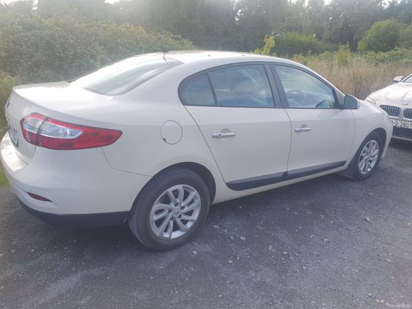 Renault Fluence Saloon, Diesel, 2014, Yellow