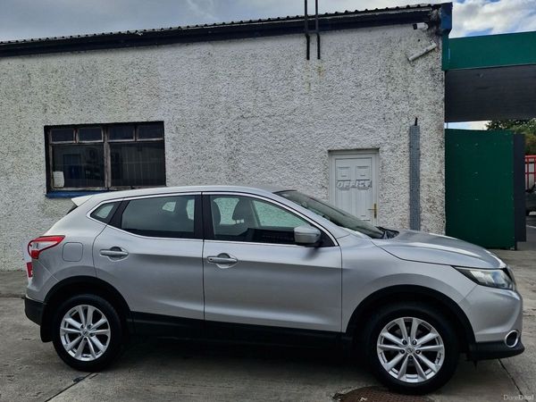 Nissan Qashqai Hatchback, Diesel, 2014, Silver