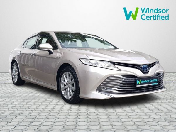 Toyota Camry Saloon, Petrol Hybrid, 2019, Silver
