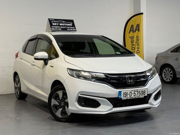 Honda Fit Hatchback, Petrol Hybrid, 2019, White