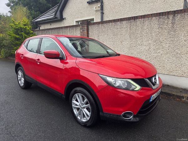Nissan Qashqai Hatchback, Diesel, 2016, Red