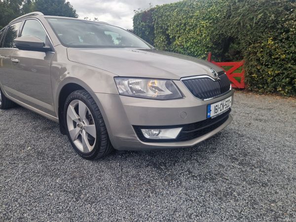 Skoda Octavia Estate, Diesel, 2016, Beige