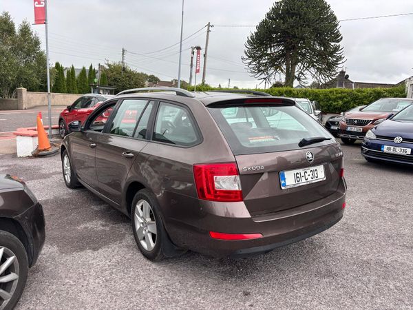 Skoda Octavia Estate, Diesel, 2016, Brown
