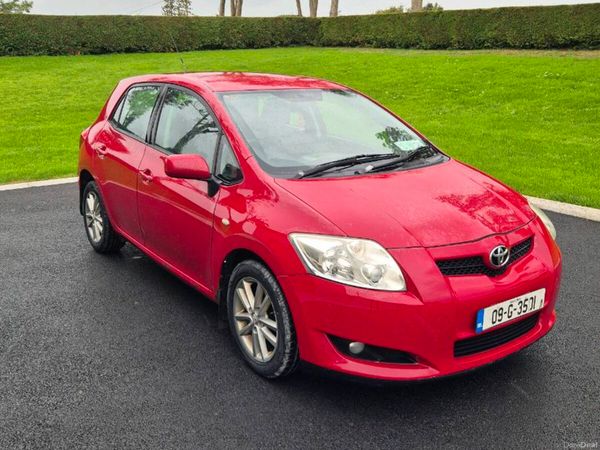 Toyota Auris Hatchback, Diesel, 2009, Red