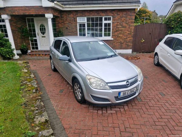 Opel Astra Hatchback, Petrol, 2008, Silver