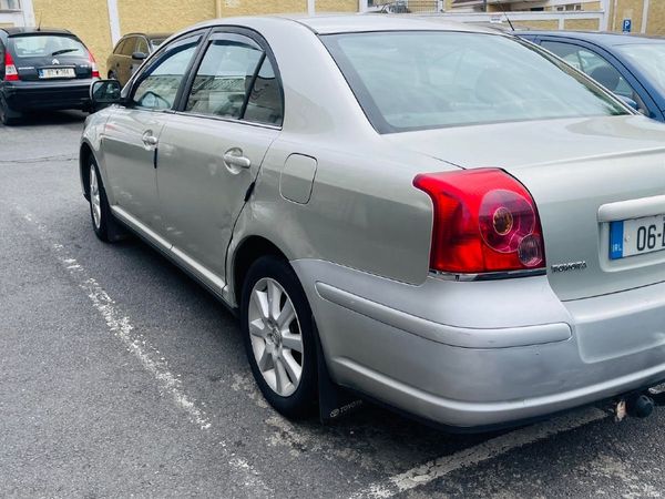 Toyota Avensis Saloon, Petrol, 2006, Silver