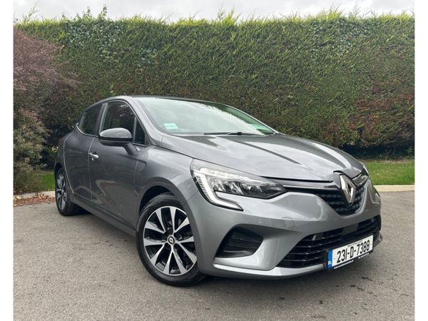 Renault Clio Hatchback, Petrol, 2023, Grey