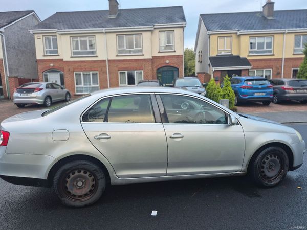 Volkswagen Jetta Saloon, Petrol, 2007, Silver