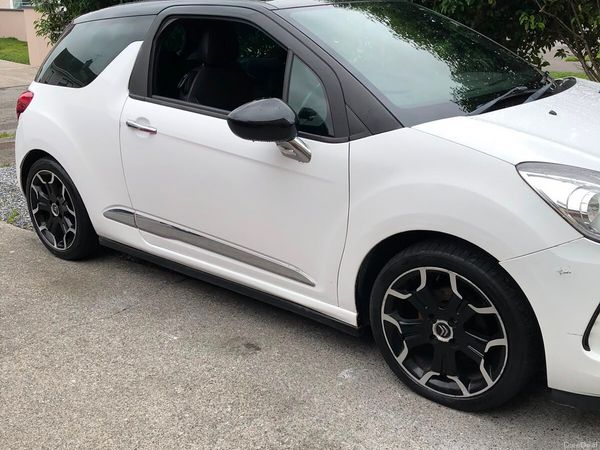 Citroen DS 3 Hatchback, Diesel, 2012, White