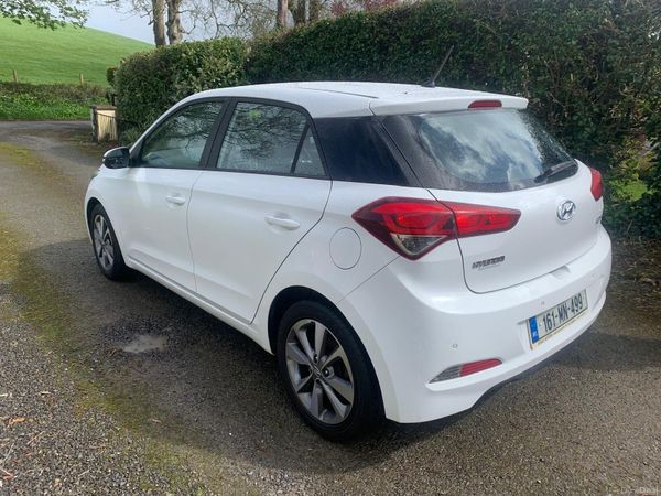 Hyundai i20 Hatchback, Diesel, 2016, White