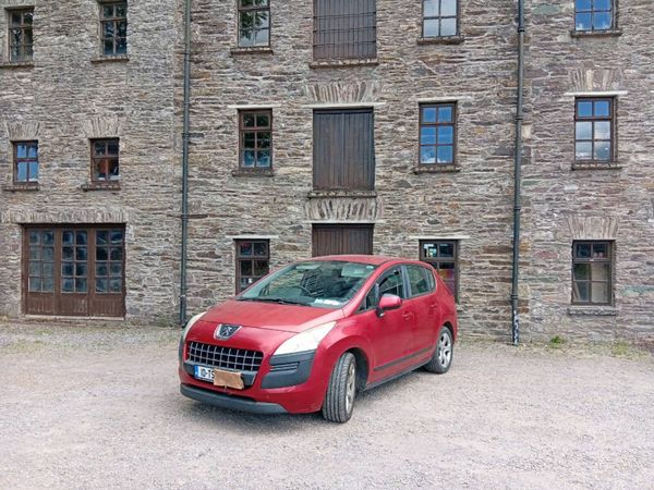 Peugeot 3008 Hatchback, Diesel, 2010, Red