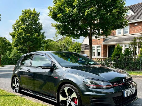 Volkswagen Golf Hatchback, Petrol, 2015, Grey