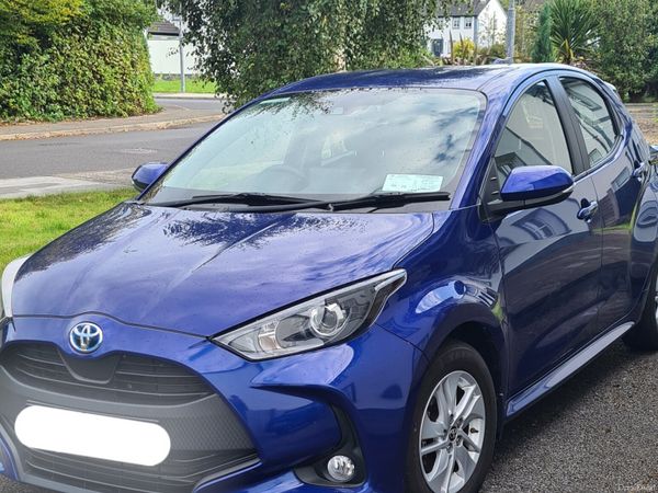 Toyota Yaris Hatchback, Petrol Hybrid, 2023, Blue