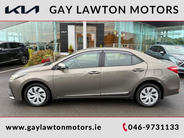Toyota Corolla Saloon, Diesel, 2017, Grey