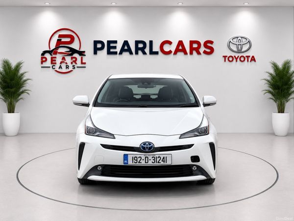 Toyota Prius Hatchback, Petrol Hybrid, 2019, White