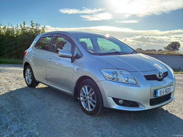 Toyota Auris Hatchback, Petrol, 2010, Silver