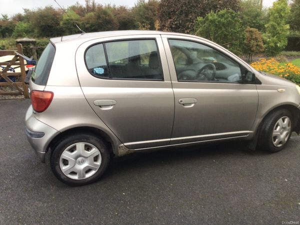 Toyota Yaris Hatchback, Petrol, 2004, Grey