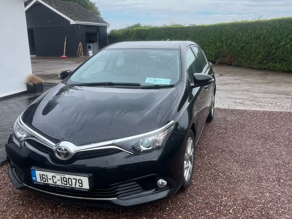 Toyota Auris Hatchback, Diesel, 2016, Black