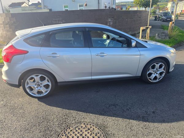 Ford Focus Hatchback, Petrol, 2013, Silver