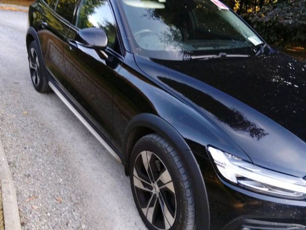 Volvo V60 Estate, Diesel, 2021, Black