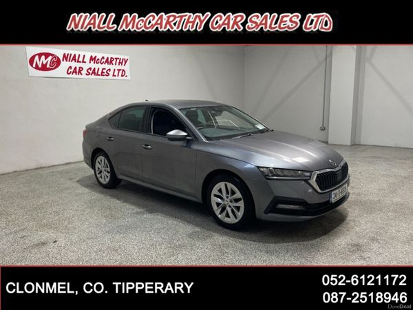 Skoda Octavia Hatchback, Petrol, 2024, Grey